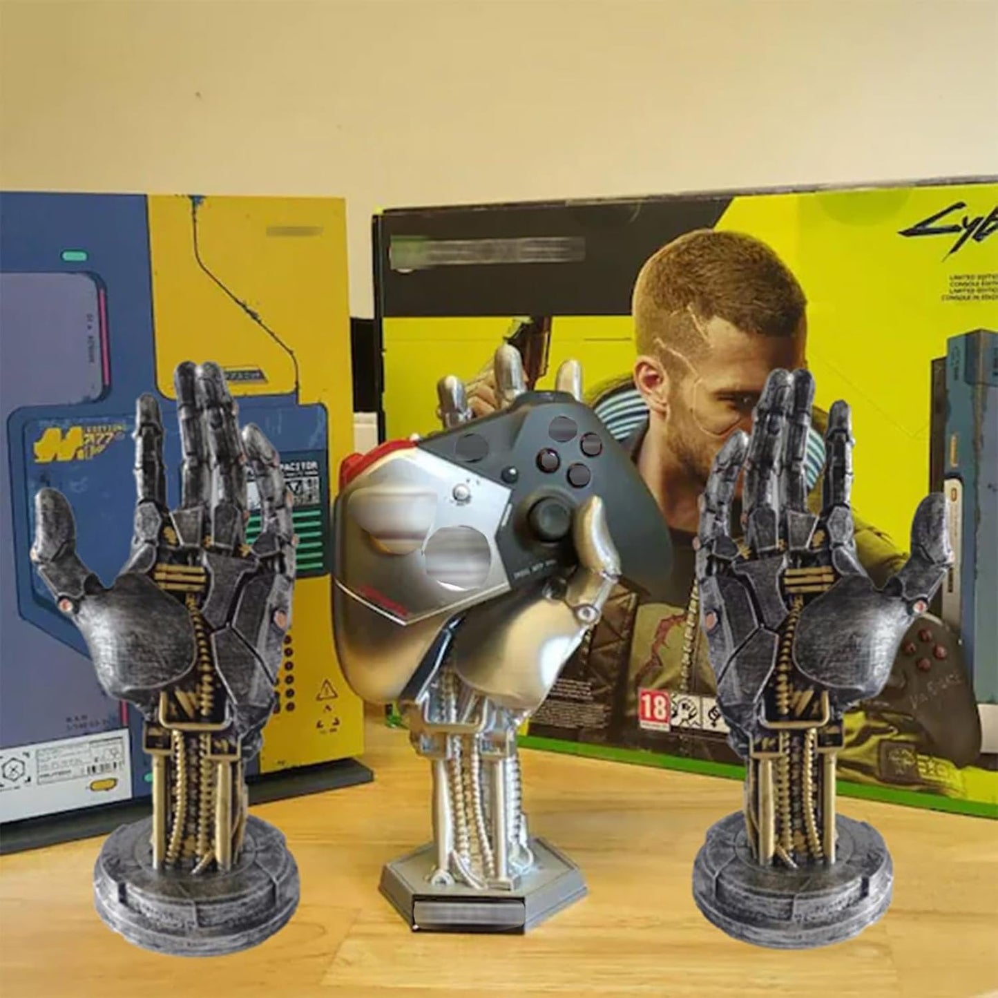 CyberGrip™ - Sci - Fi Controller Stand - MISSIRON