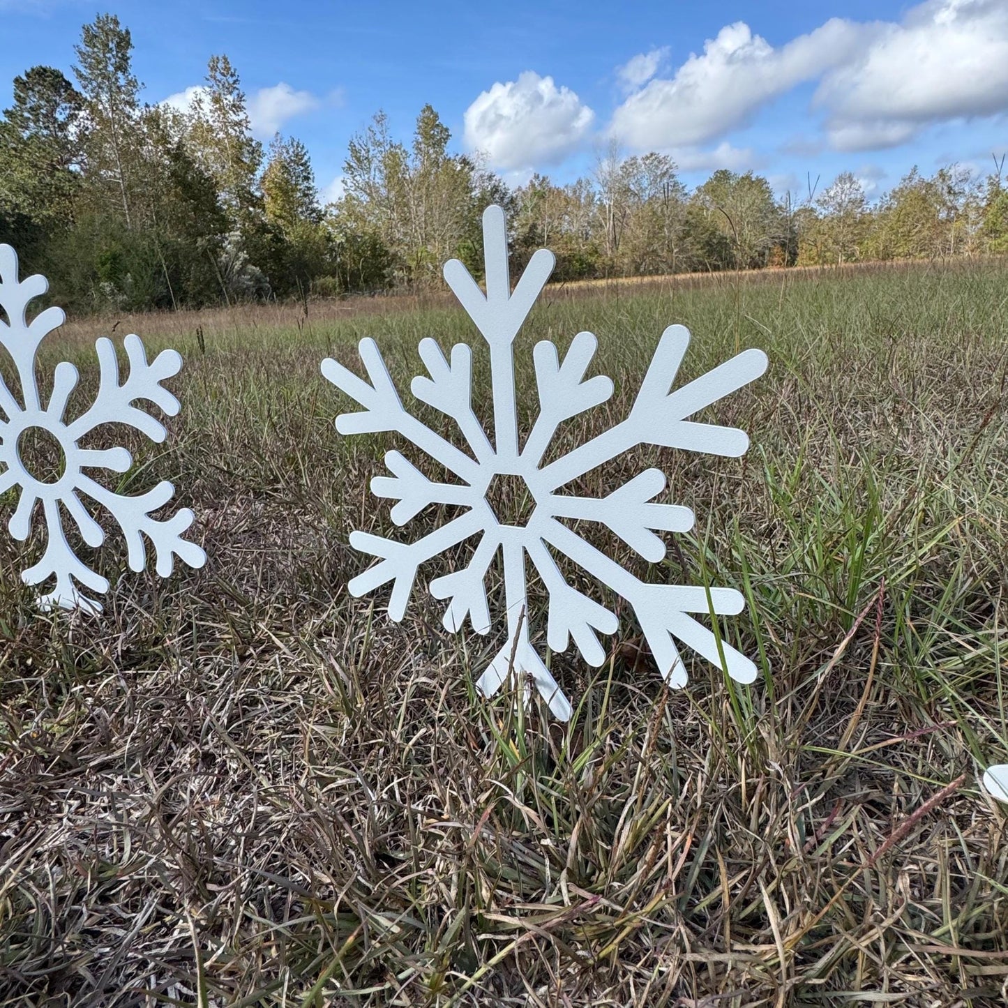 Snowflake Metal Yard Stakes, Winter Yard Decor Metal Signs - MISSIRON